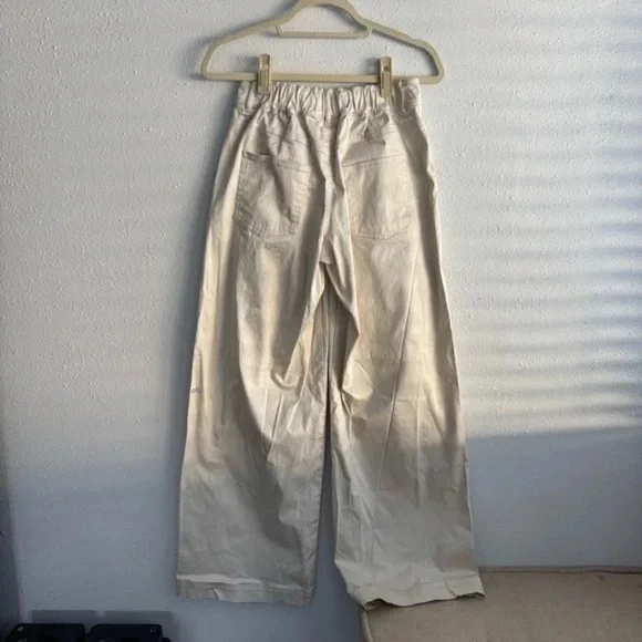 Alo Yoga Wanderlust Wide Leg Trouser in Oat Milk - Picture 5 of 8